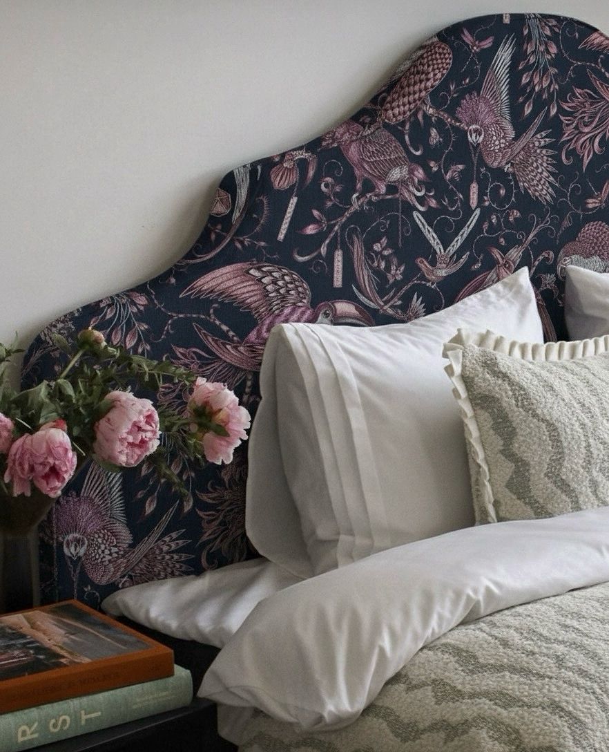 Изголовье в ткани Audubon Velvet