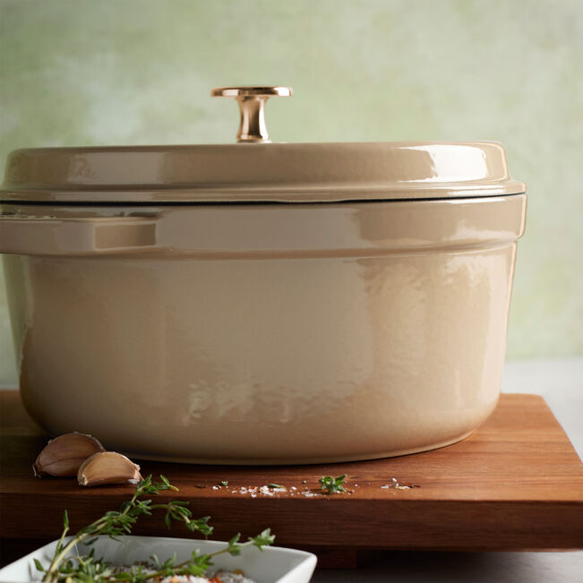 Чугунная кастрюля Staub 3.8л