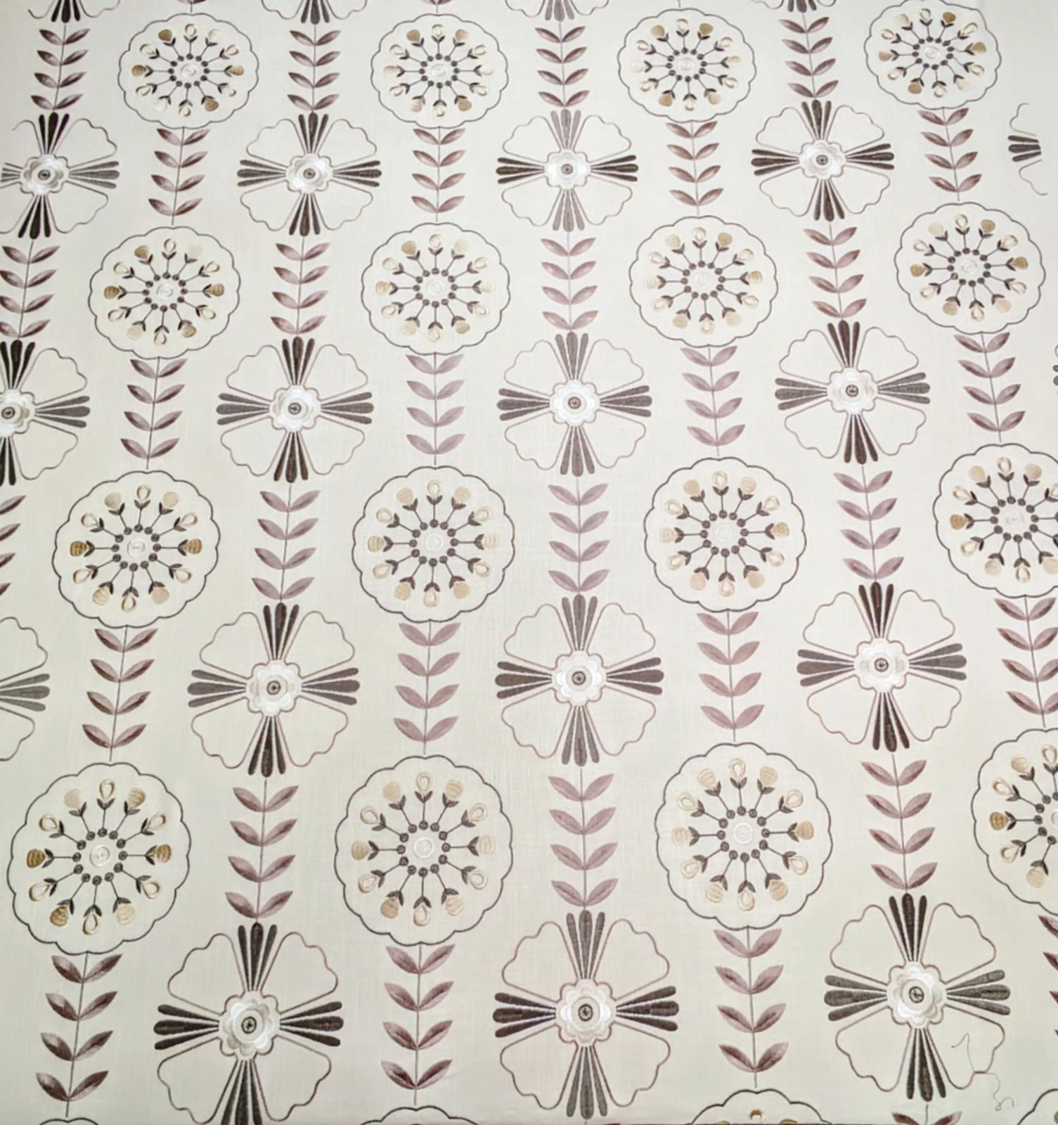 Изголовье в ткани Mandana by Clarke & Clarke